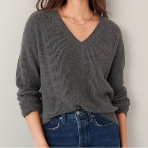 NWT Old Navy V-Neck Heathered Sweater Size Small Color Smoke Grey